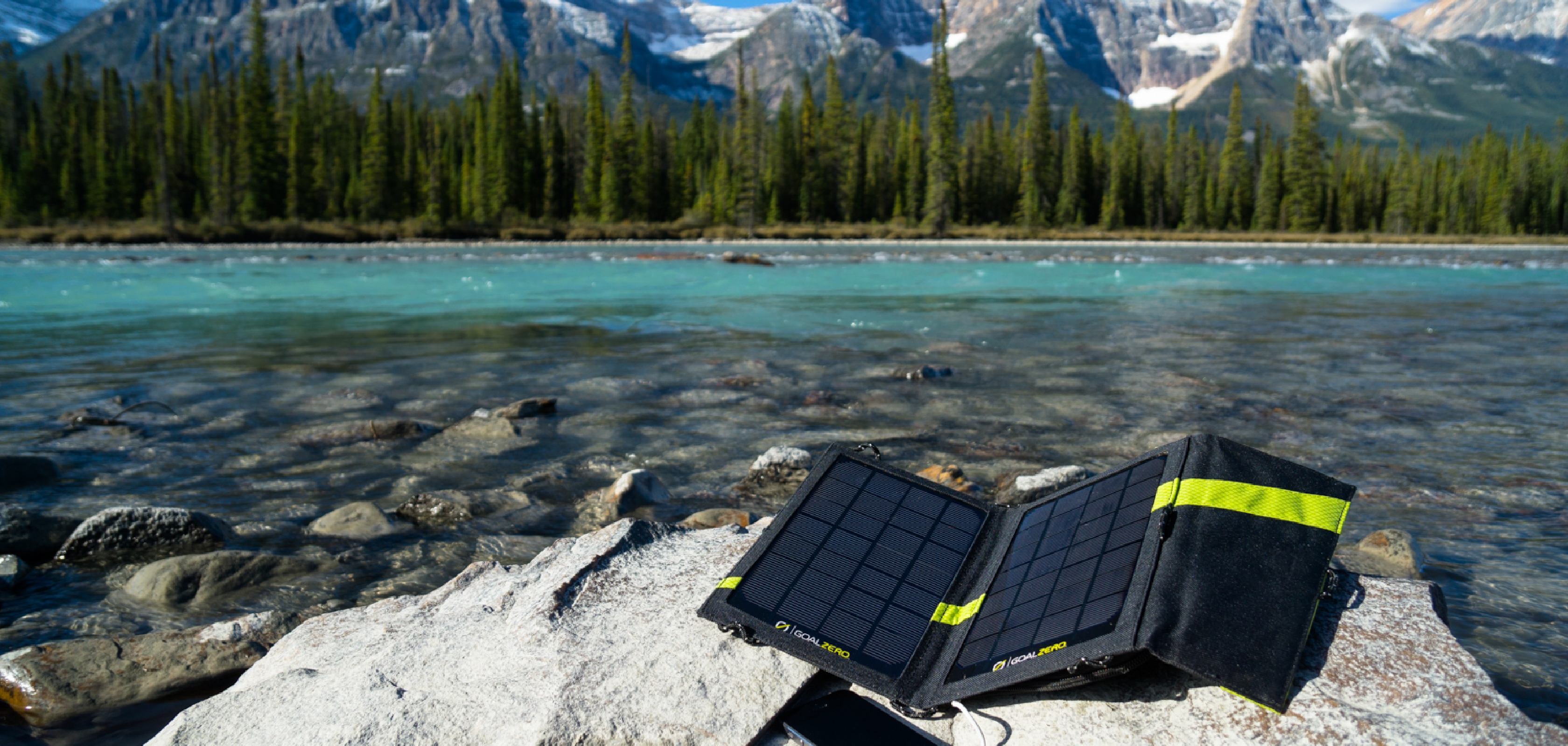 Un powerbank solaire puissant pour recharger des appareils électroniques en vacances